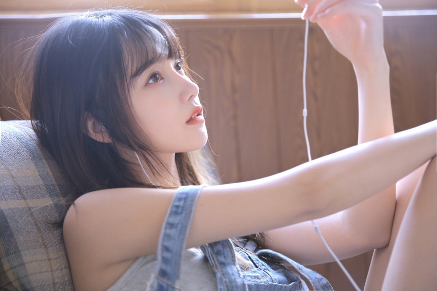 普通家庭的女孩，请把时间花在搞钱上，你会越来越贵气